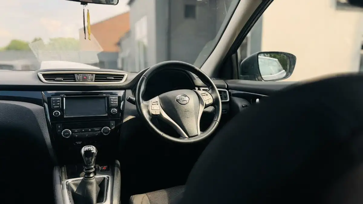 2015-nissan-qashqai-big-16