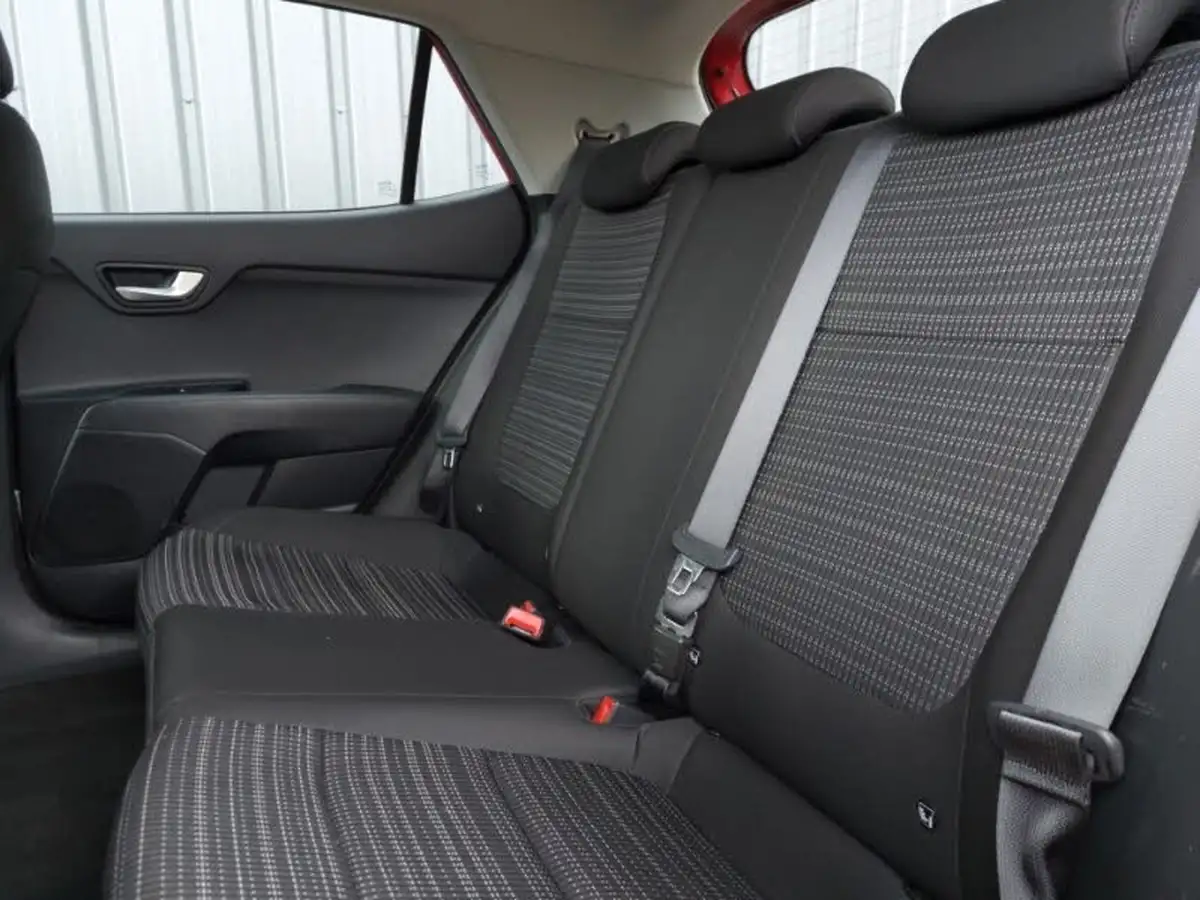 2018-kia-stonic-10-t-gdi-2-big-5