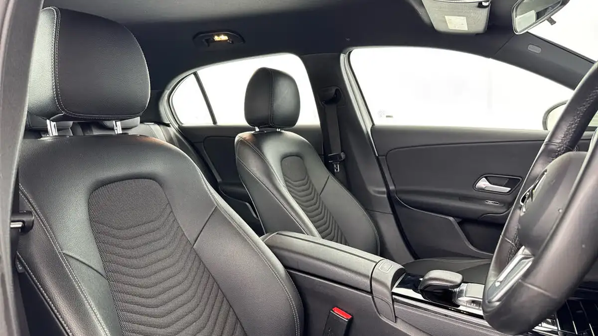 2022-mercedes-benz-a-class-20d-a180d-se-8g-dct-big-25