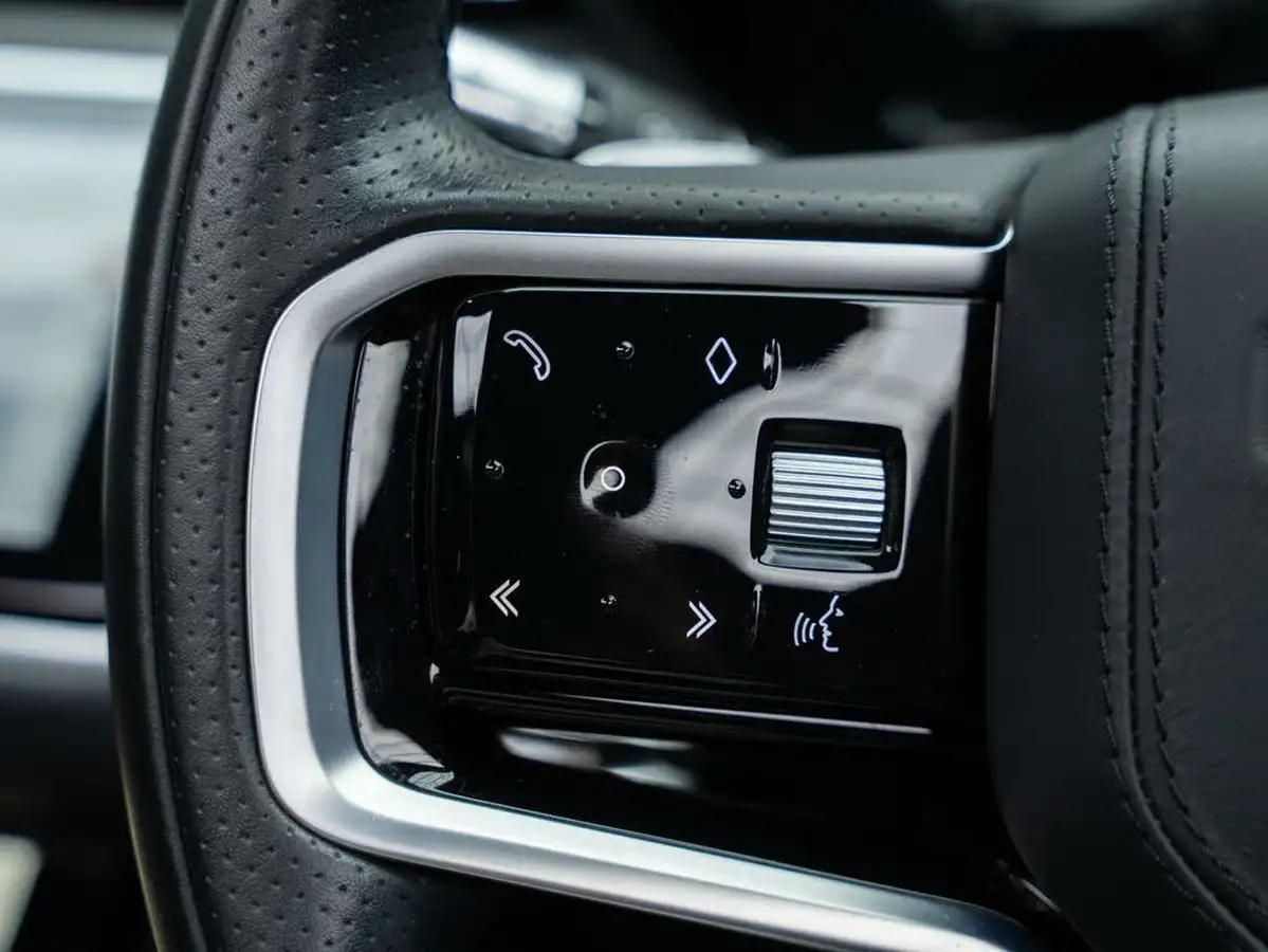 2022-land-rover-range-rover-velar-30-d300-r-dynamic-hse-big-25