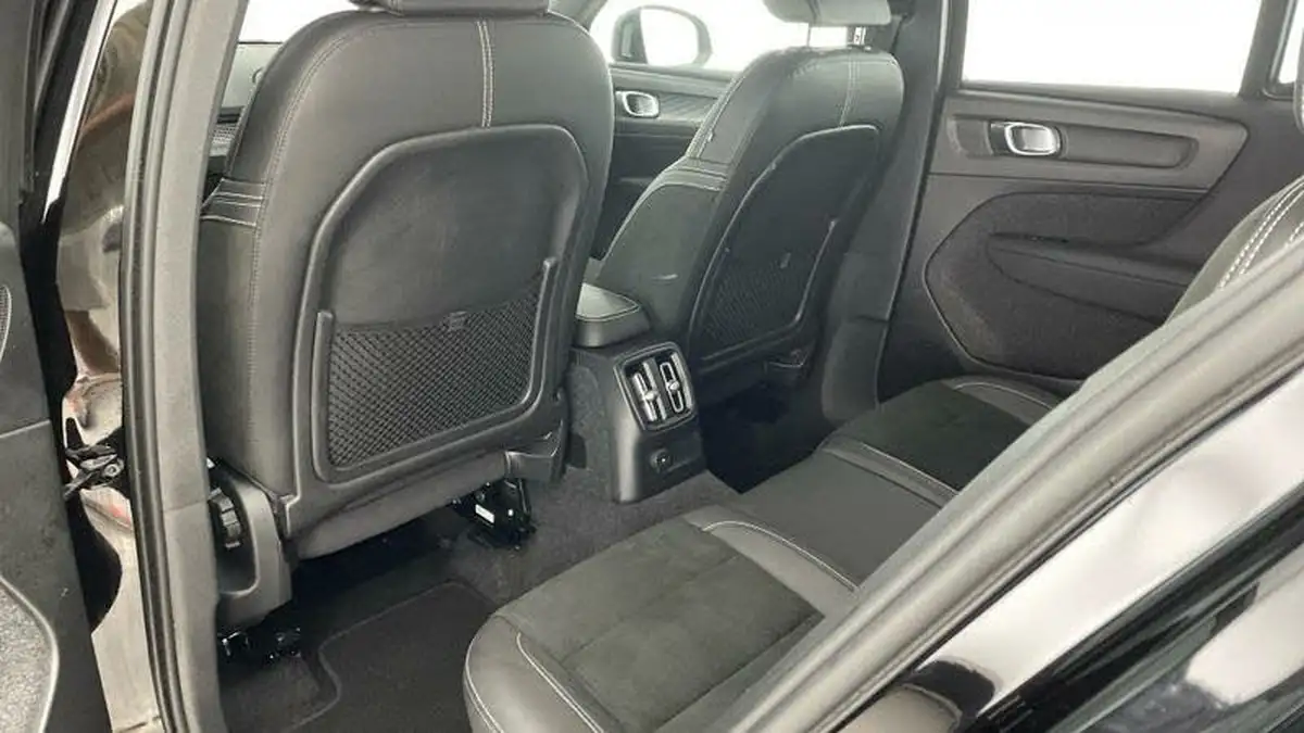 2022-volvo-xc40-15-t4-r-design-big-29