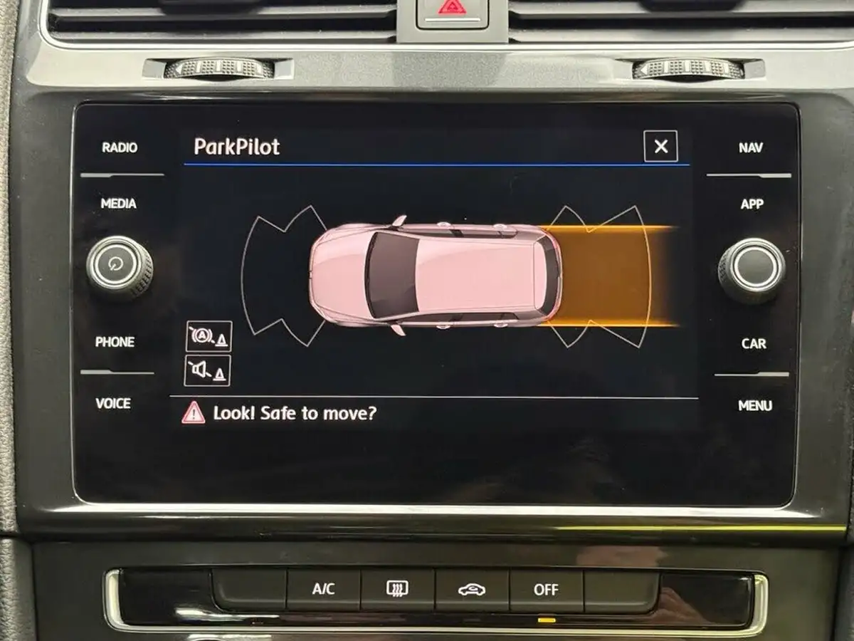 2018-volkswagen-golf-10-tsi-se-nav-110ps-ss-hatchback-5d-big-29