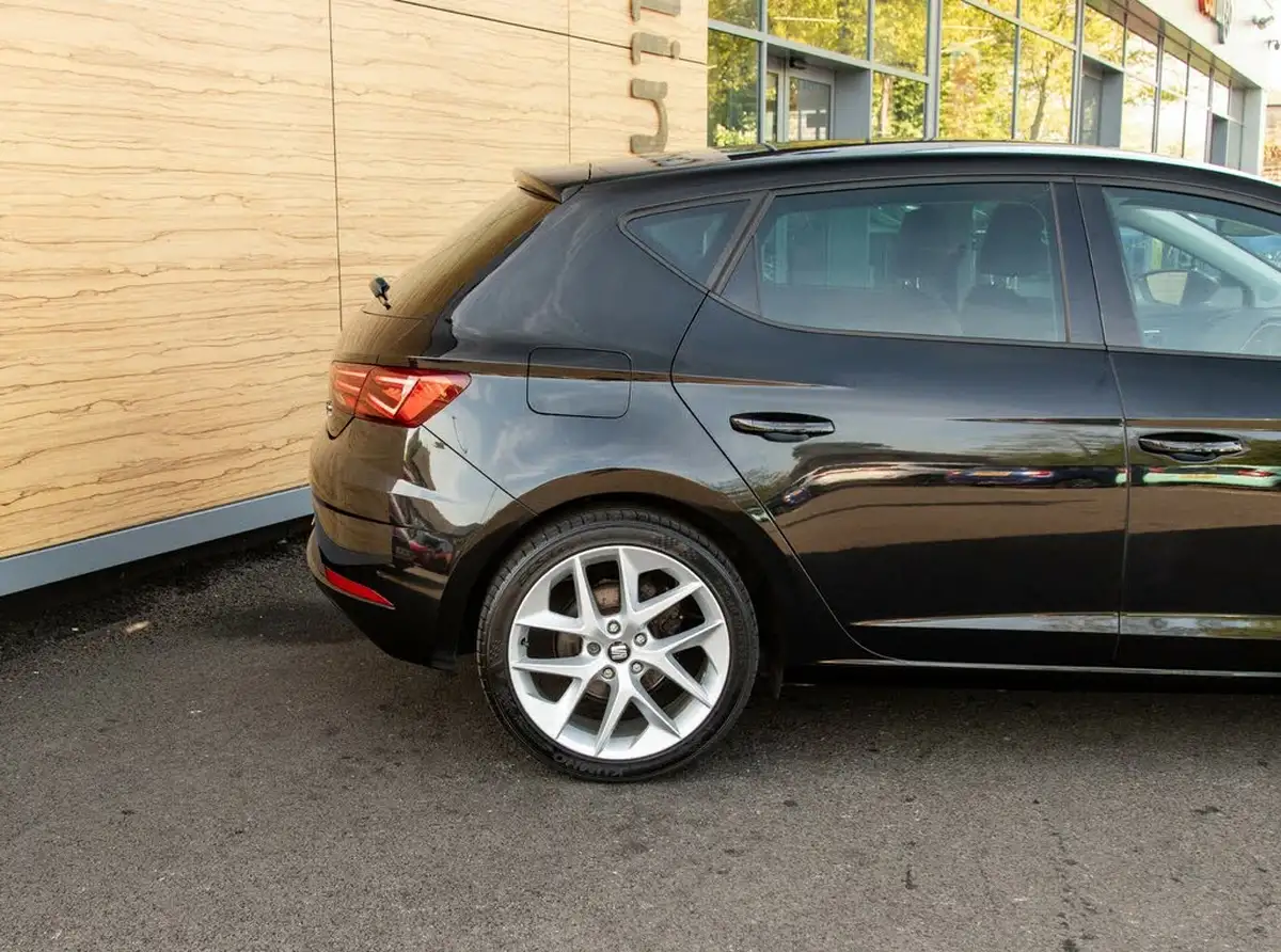 2018-seat-leon-14-tsi-fr-technology-hatchback-5d-big-7