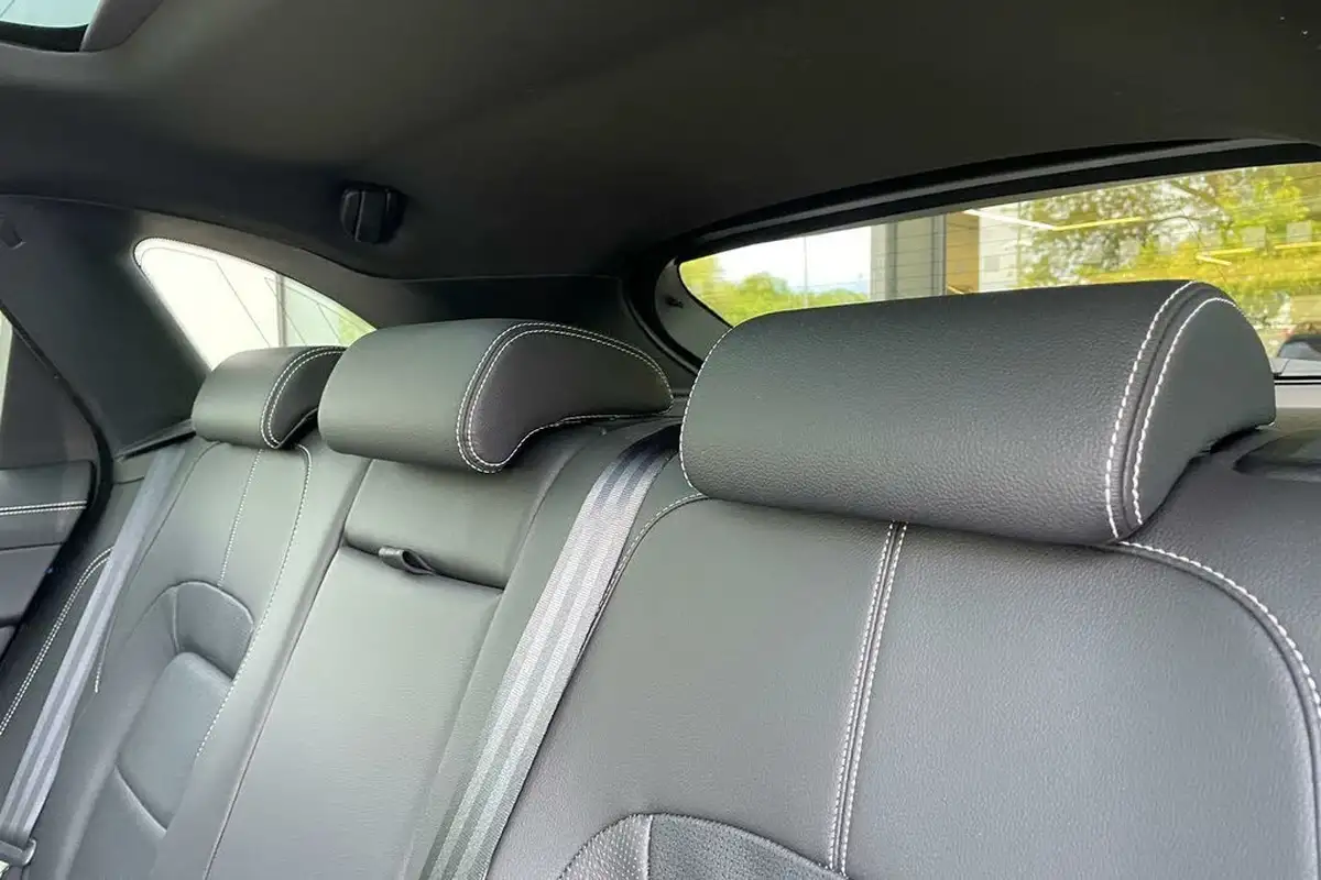 2022-jaguar-f-pace-20-d200-r-dynamic-black-big-50
