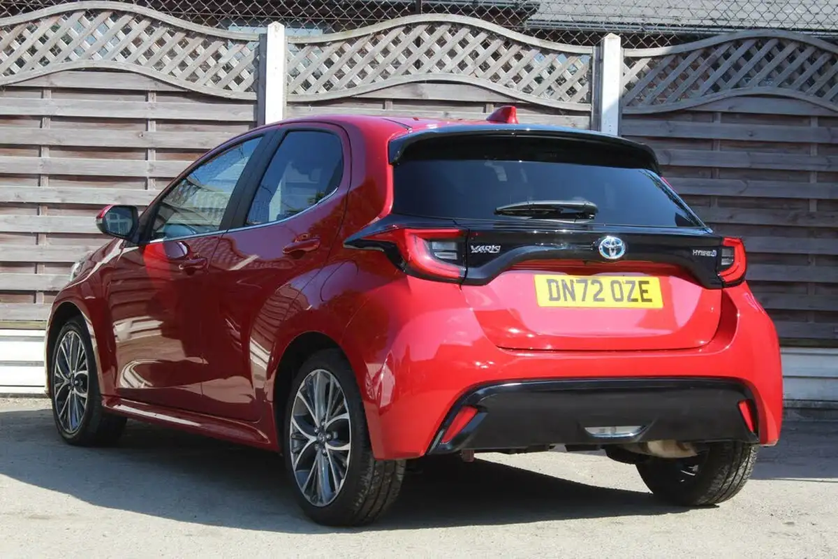 2022-toyota-yaris-cross-15-vvt-i-excel-city-packpan-roof-big-13