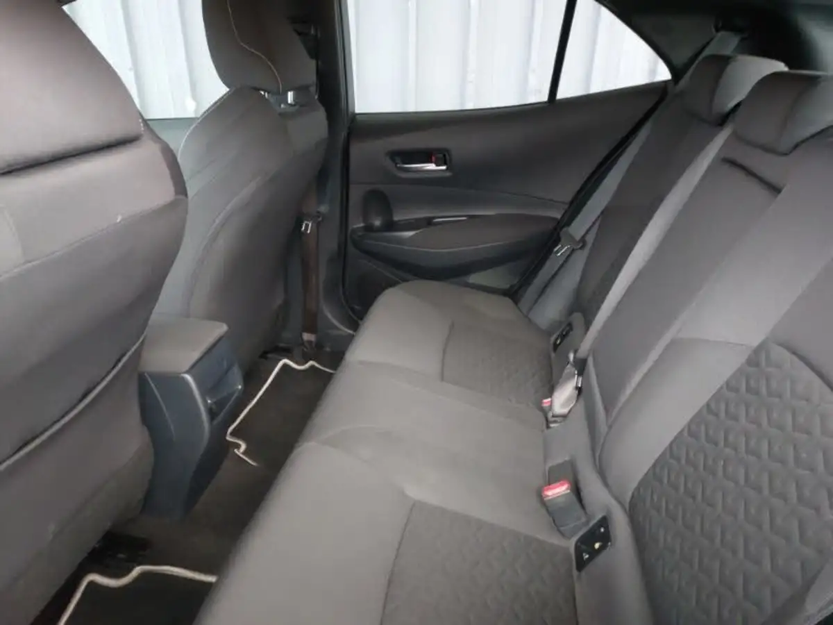 2022-toyota-corolla-20-vvt-i-icon-193bhp-hatchback-big-5