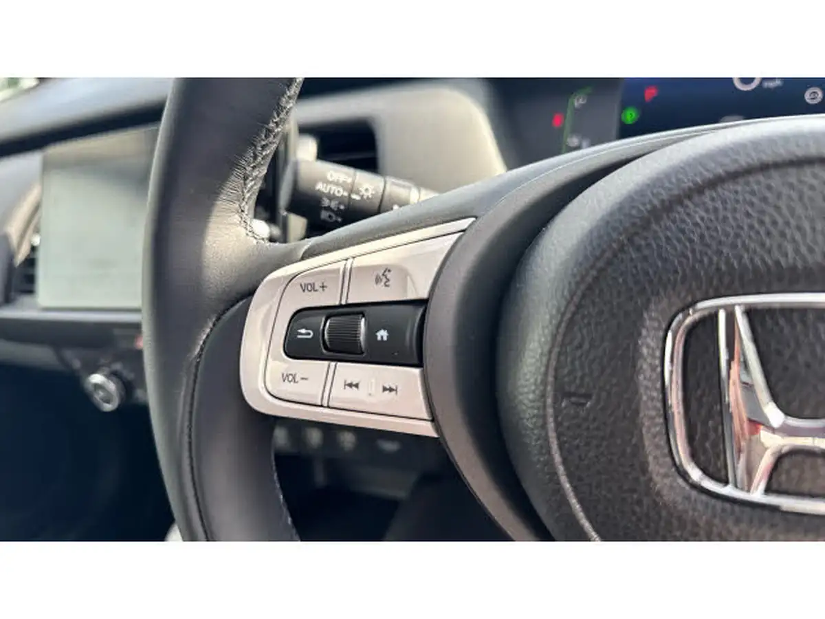 2025-honda-jazz-15-i-mmd-advance-big-32