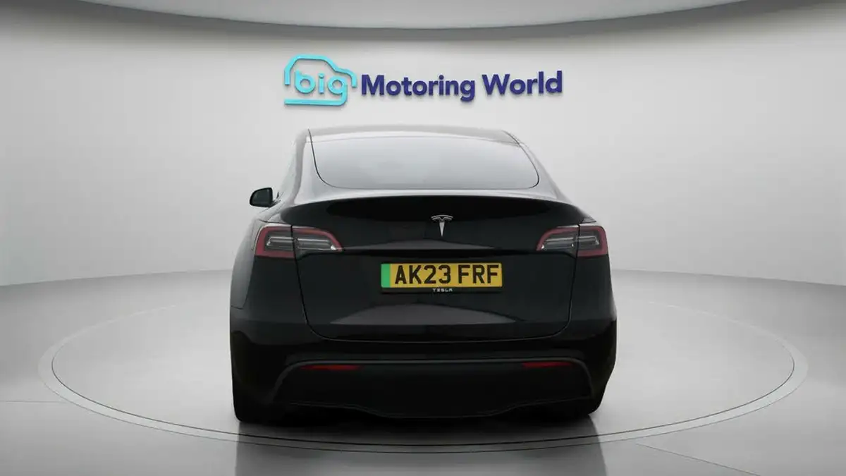 2023-tesla-model-y-e-rwd-big-6