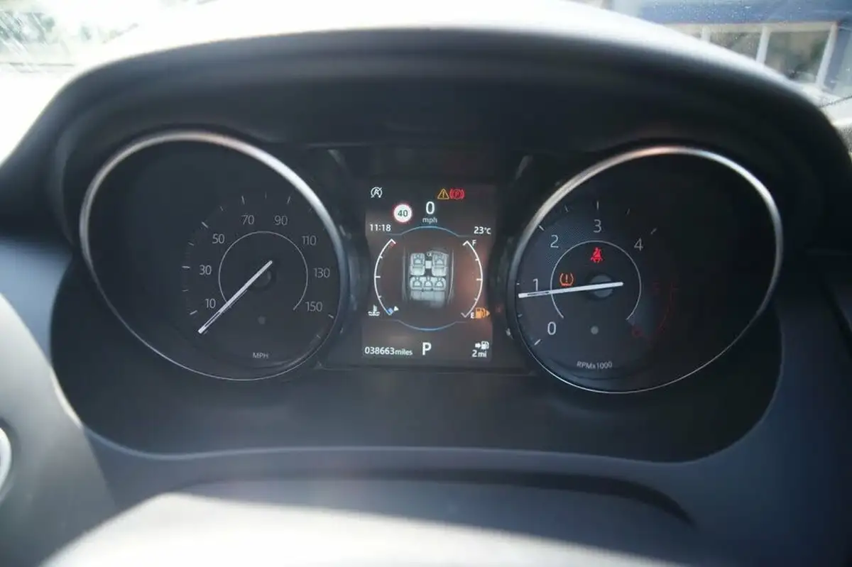 2018-jaguar-e-pace-20-i4d-r-dynamic-se-180ps-big-4