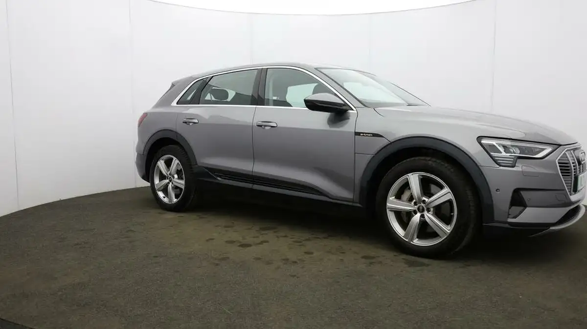2021-audi-e-tron-50e-technik-station-wagon-big-51
