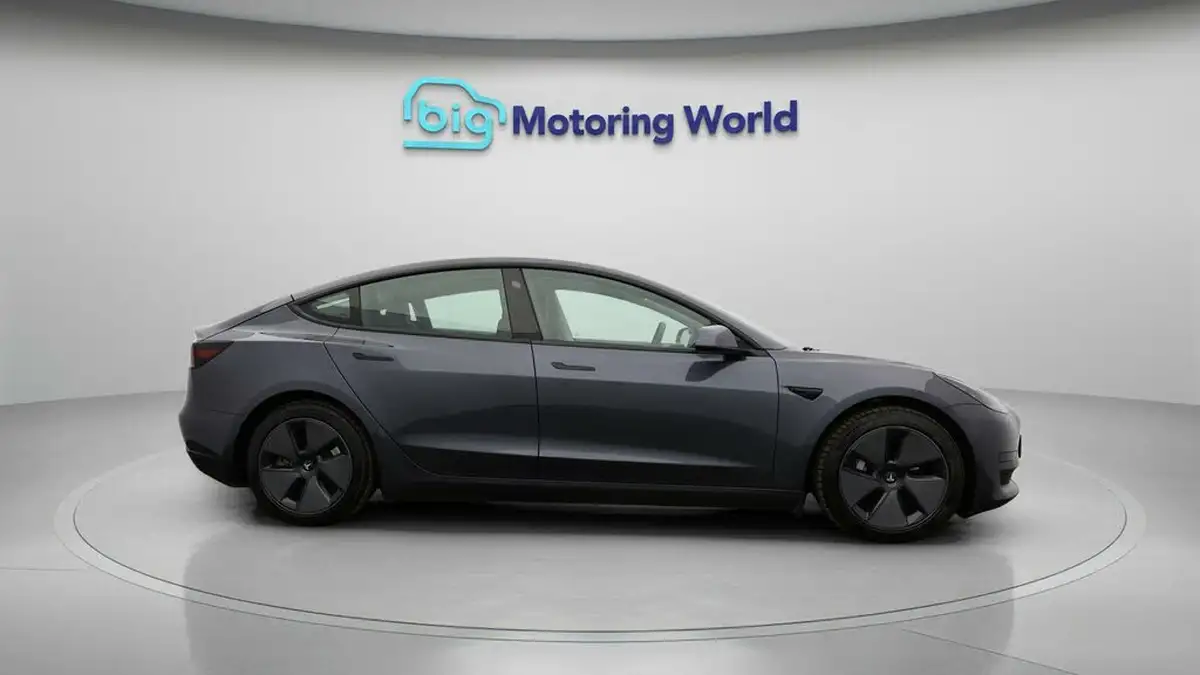 2021-tesla-model-3-e-standard-plus-big-7