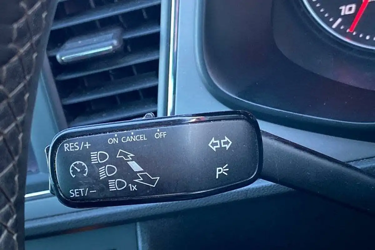 2019-seat-leon-16tdi-se-dynamic-hatchback-big-13