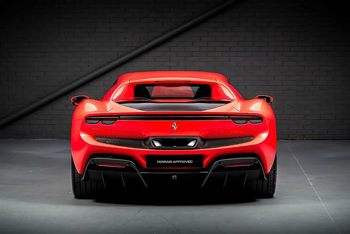 2022-ferrari-296-gtb-big-7