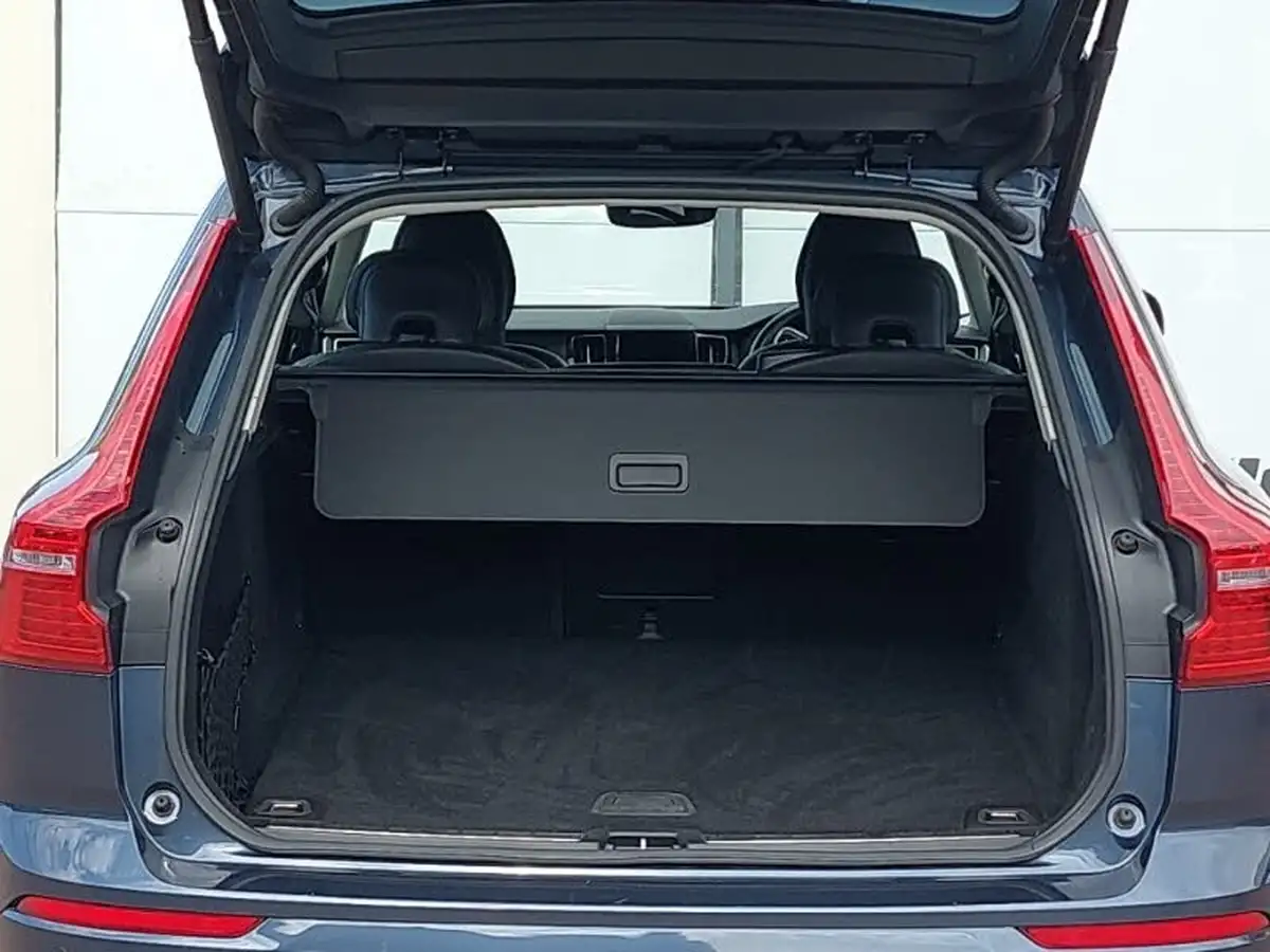 2020-volvo-xc60-20-b5-momentum-big-7