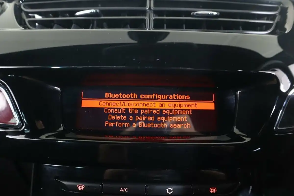 2014-citroen-ds3-cabrio-16e-hdi-dstyle-plus-big-54