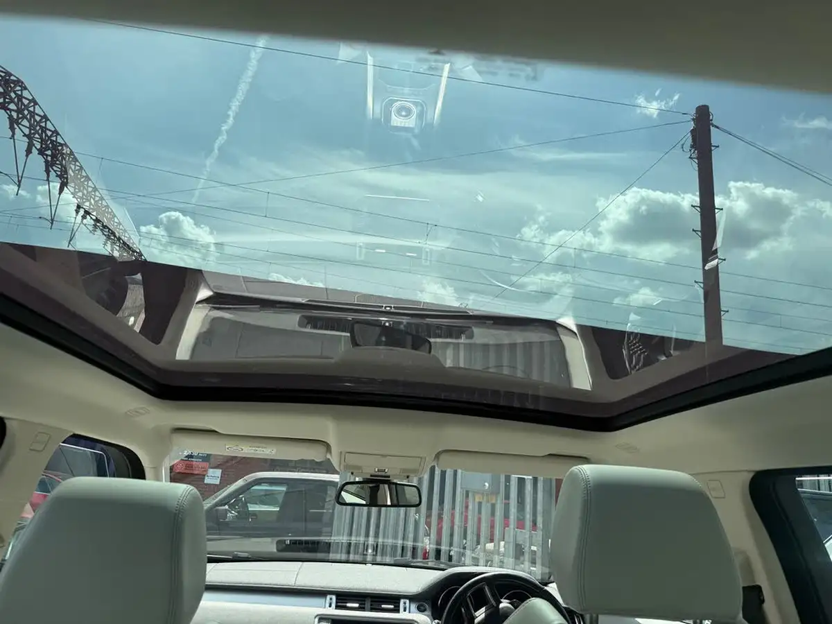 2014-land-rover-range-rover-evoque-22sd4-pure-auto-big-3