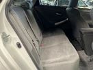 2010-toyota-prius-small-17