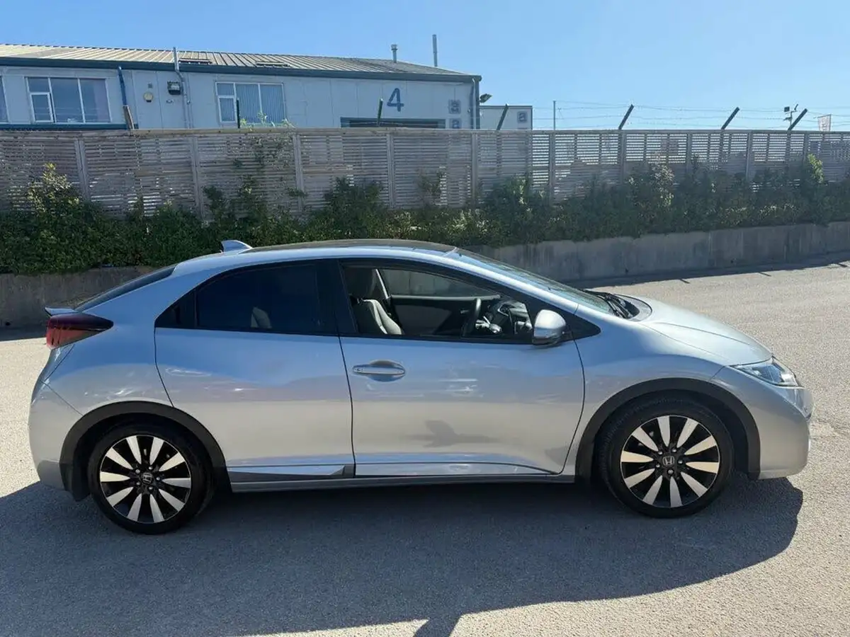 2016-honda-civic-18-i-vtec-sr-dasp-hatchback-auto-big-10