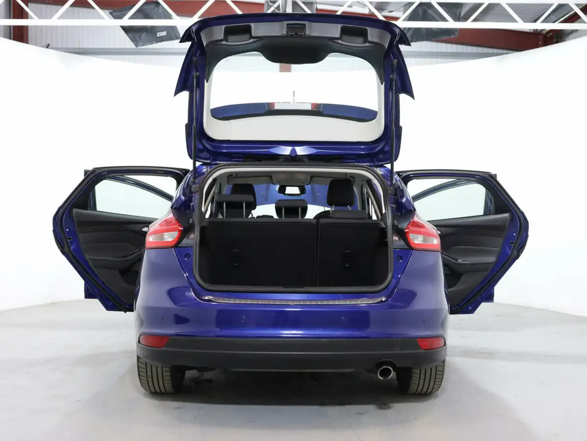 2015-ford-focus-15-titanium-hatchback-big-52