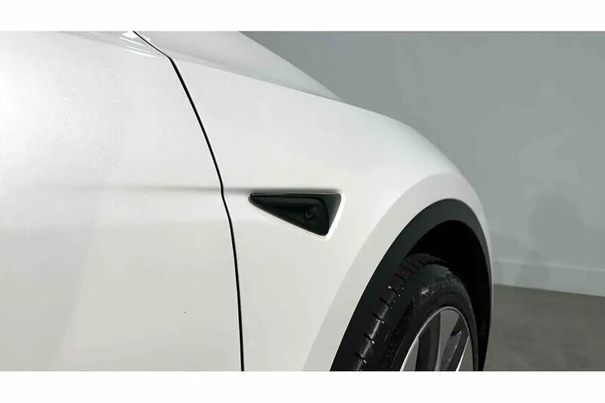 2023-tesla-model-y-e-rwd-big-16