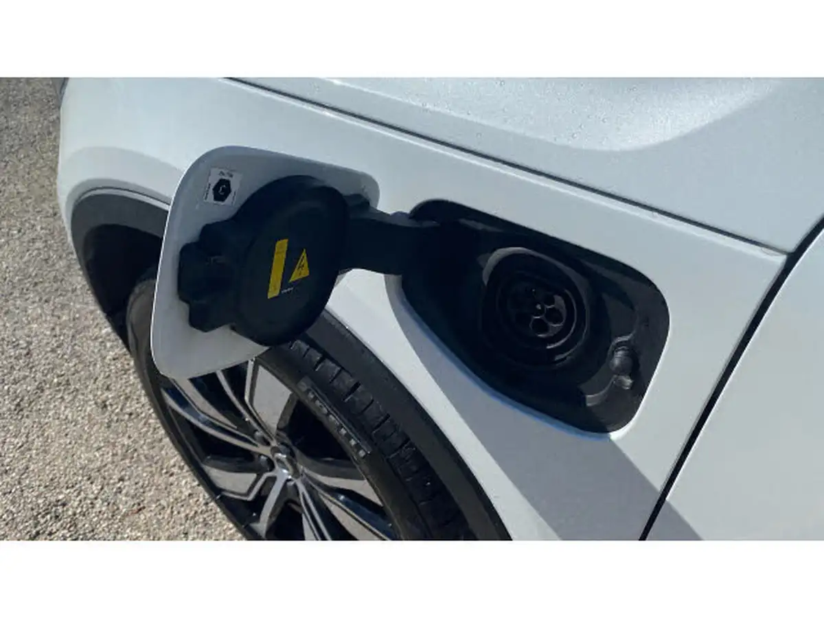 2022-volvo-xc40-15-t5-r-design-pro-big-39