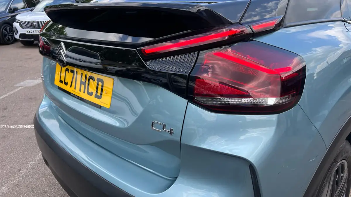 2021-citroen-c4-12-puretech-shine-130ps-big-44