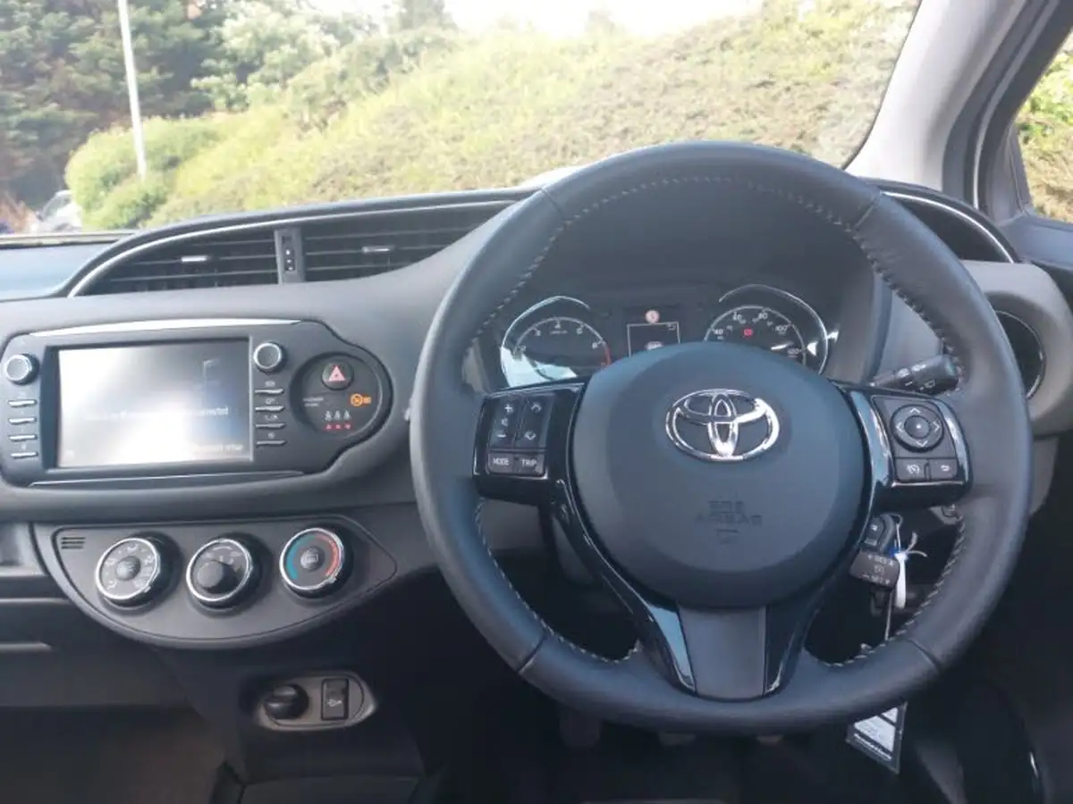 2020-toyota-yaris-10-vvt-i-icon-big-6