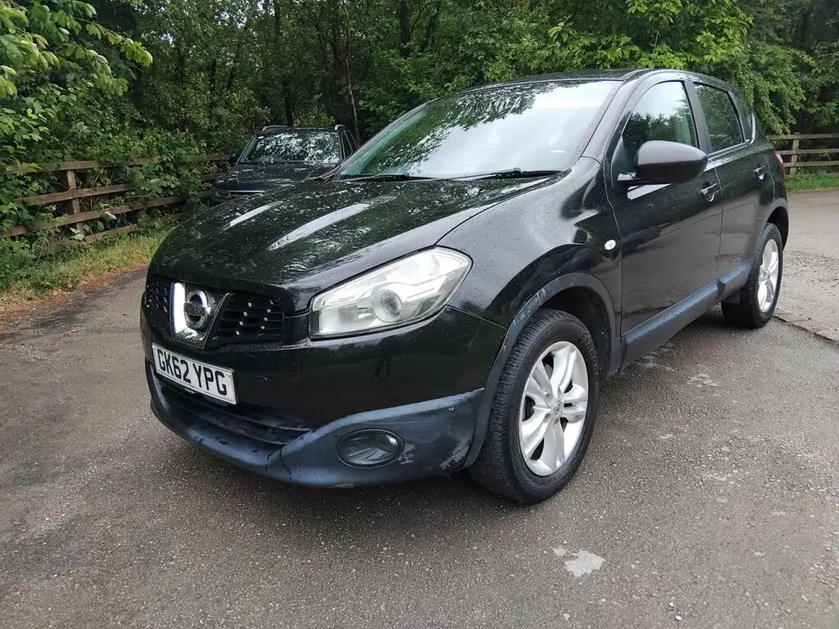 2012-nissan-qashqai-15td-acenta-big-0