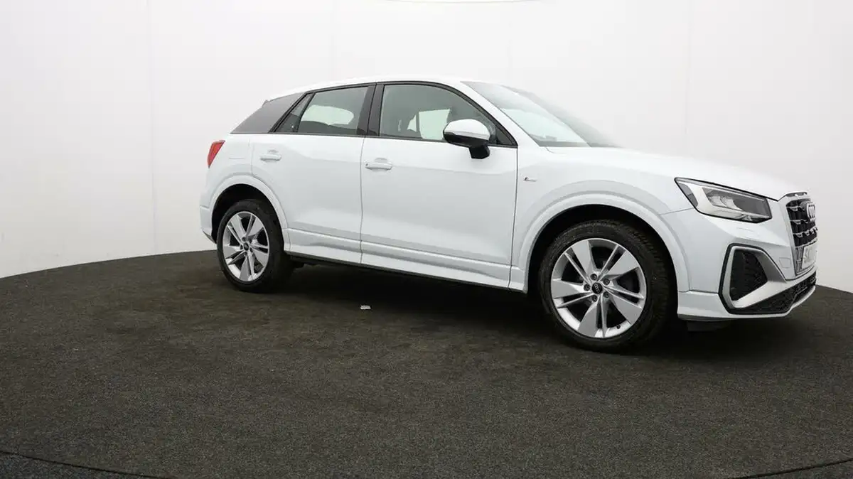 2023-audi-q2-15-35-tfsi-s-line-tronic-big-43