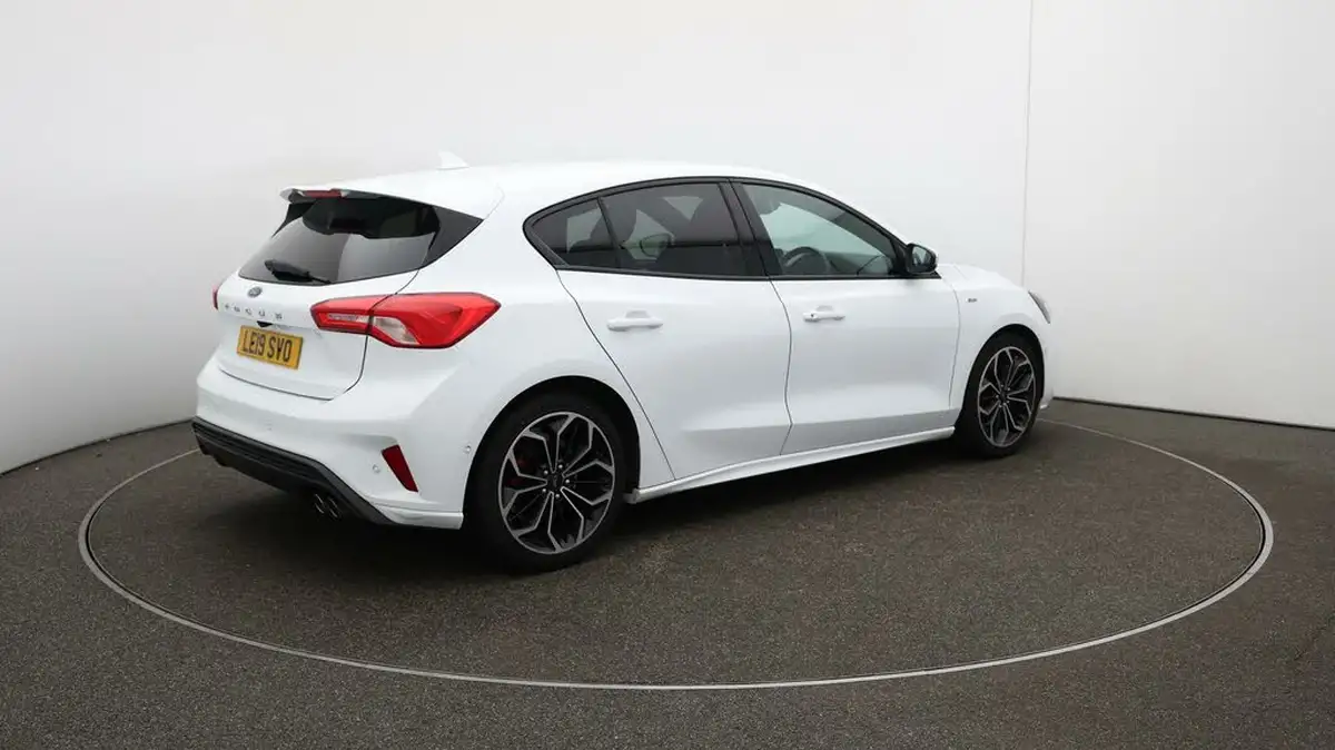 2019-ford-focus-10t-st-line-x-hatchback-big-53