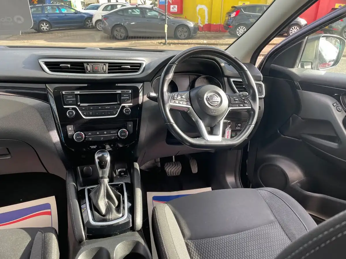 2018-nissan-qashqai-12-dig-t-acenta-xtronic-cvt-big-3