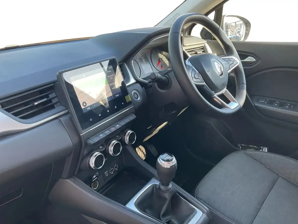 2022-renault-captur-13-tce-iconic-edition-big-3