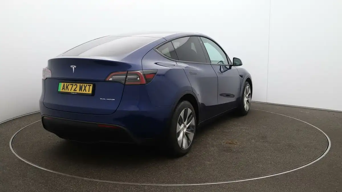 2022-tesla-model-y-e-long-range-big-55