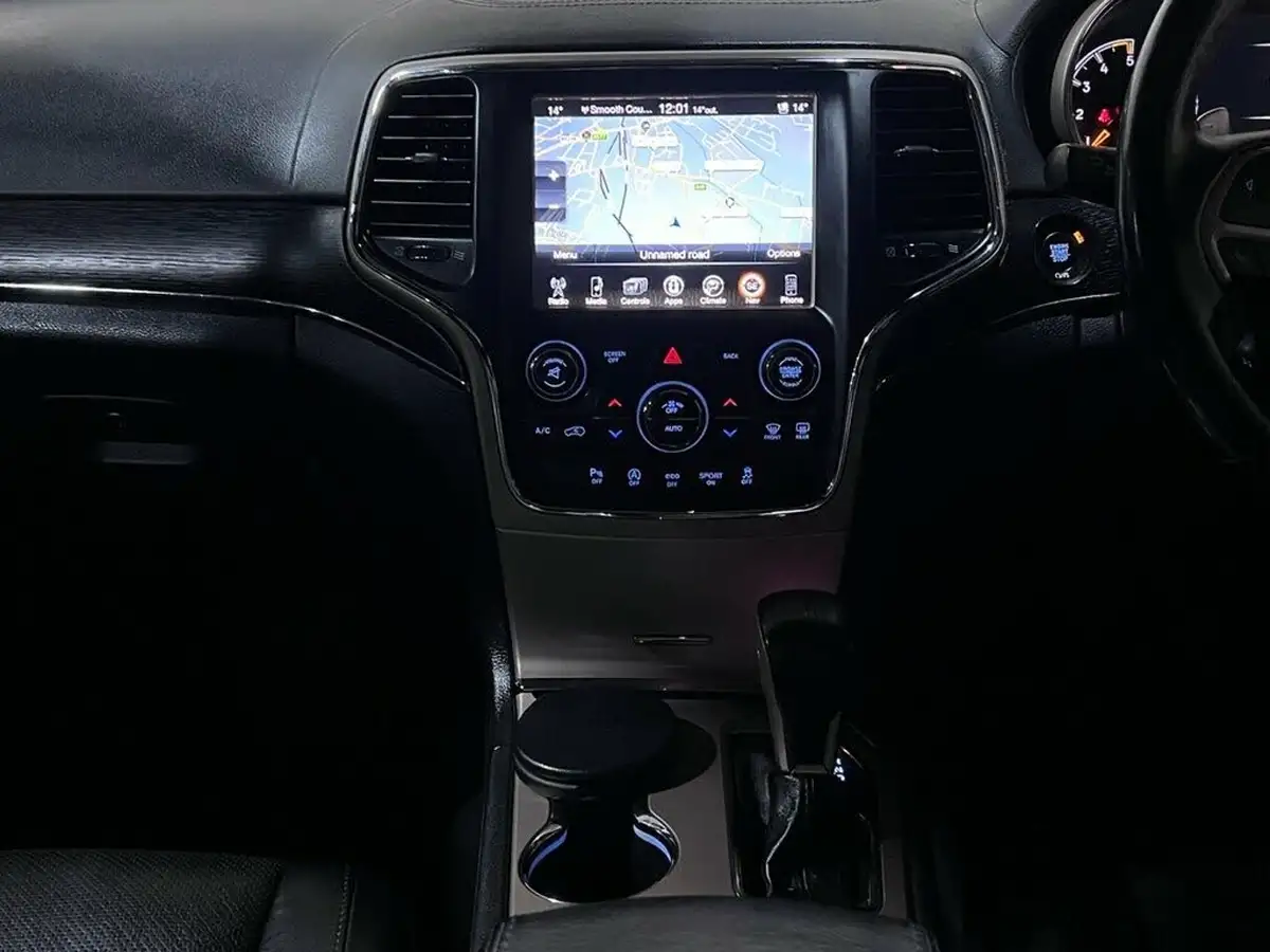 2017-jeep-grand-cherokee-30crd-summit-big-30