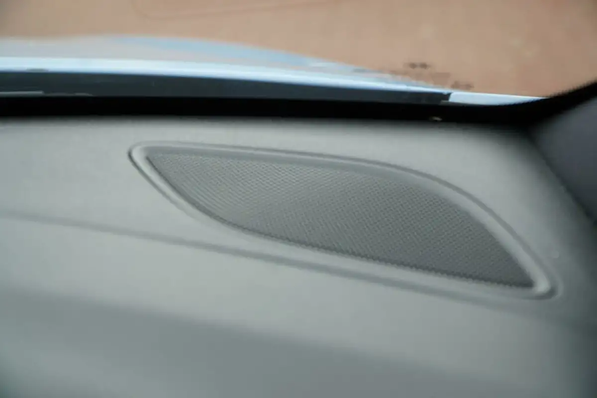 2020-hyundai-i30-n-20-t-gdi-n-performance-fastback-big-75