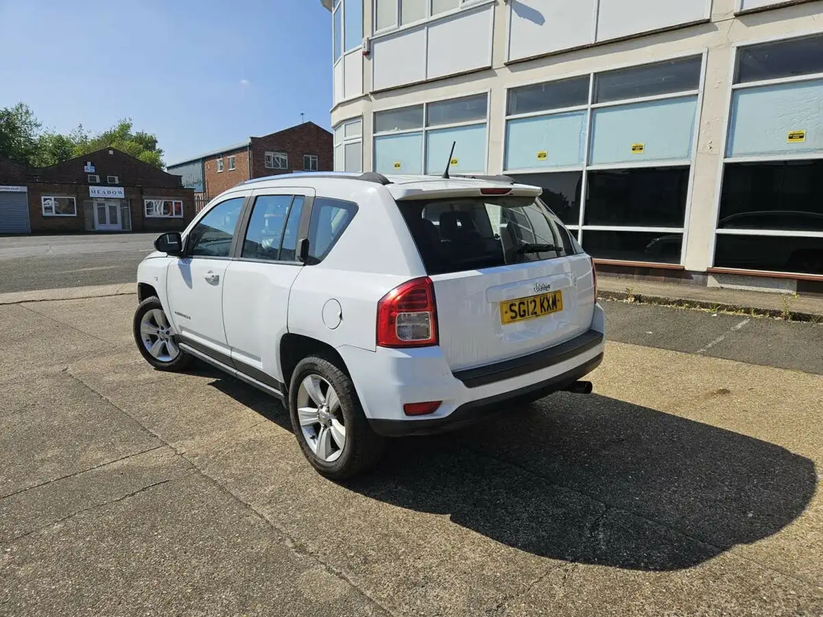 2012-jeep-compass-20-sport-big-4