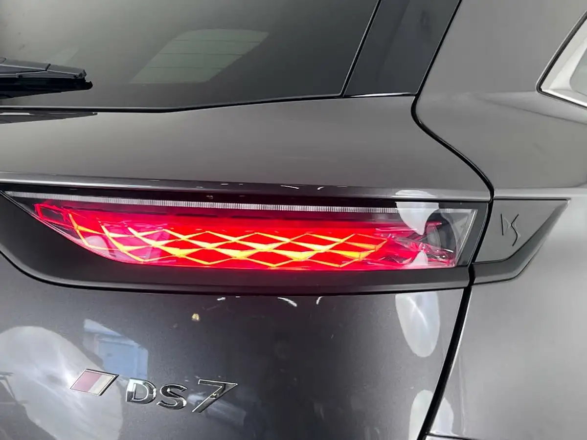 2022-ds-ds-7-crossback-15-bluehdi-performance-line-big-9