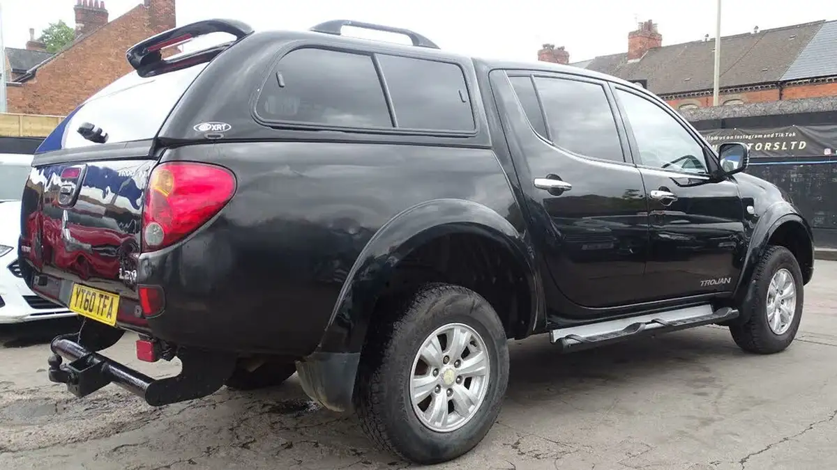 2010-mitsubishi-l200-25td-trojan-big-11