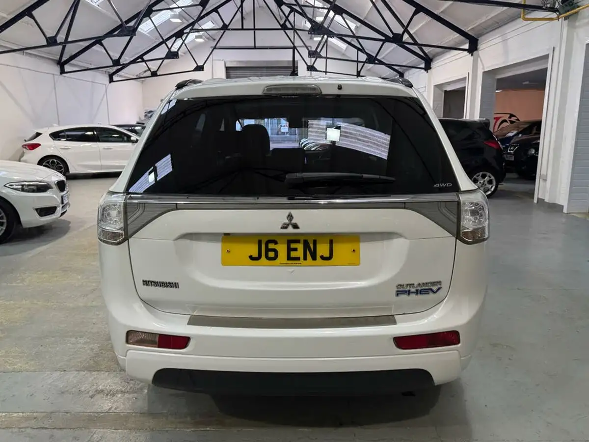 2014-mitsubishi-outlander-20-gx4hs-big-9