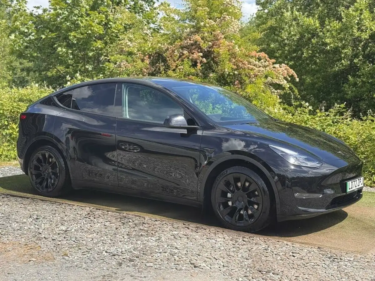 2022-tesla-model-y-e-long-range-big-4