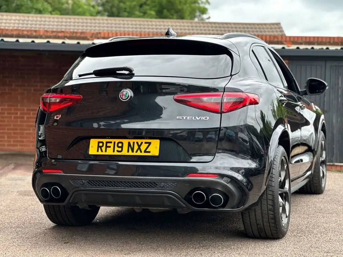2019-alfa-romeo-stelvio-29-biturbo-quadrifoglio-big-16