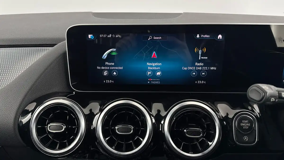2021-mercedes-benz-gla-class-20d-gla-200d-sport-executive-big-11