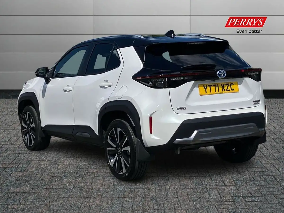 2021-toyota-yaris-cross-15-vvt-i-premiere-edition-awd-i-big-1