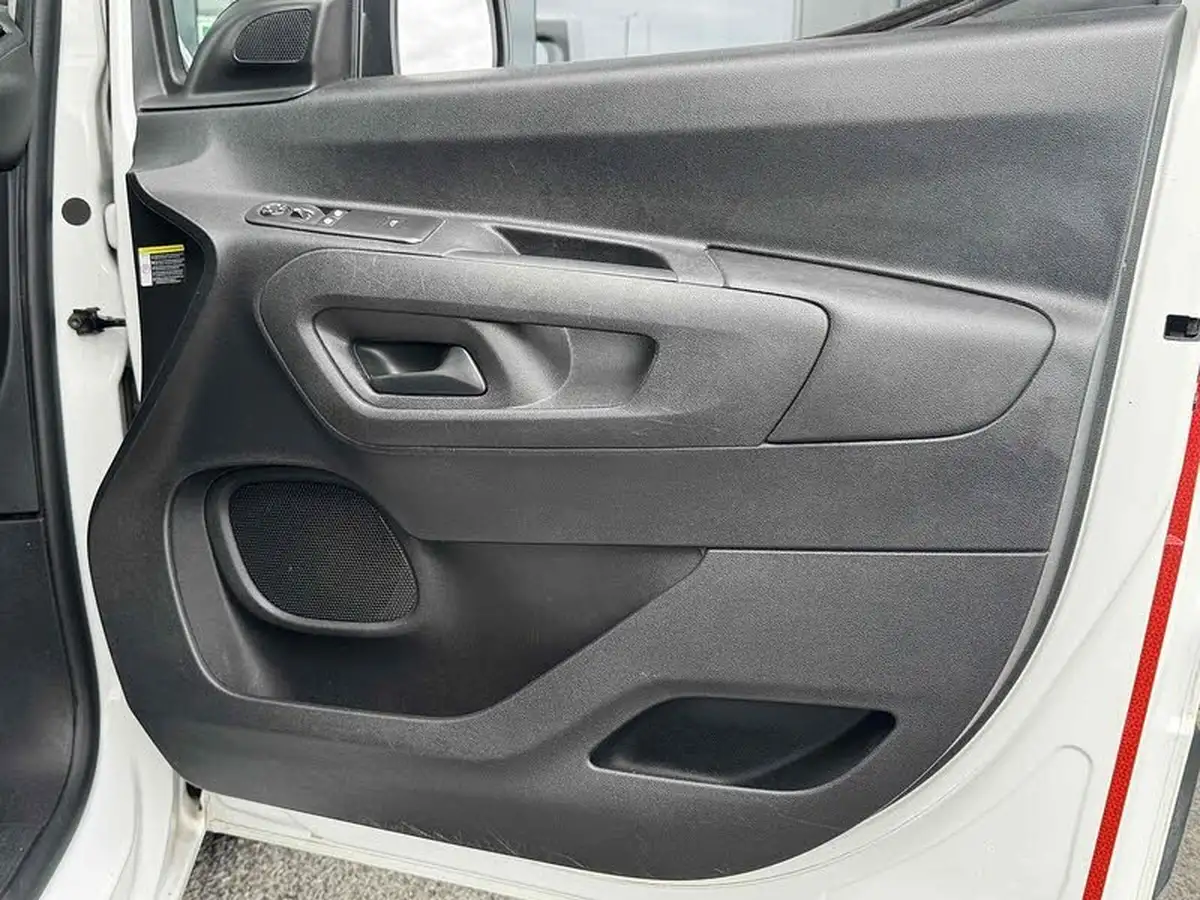 2019-peugeot-partner-15-bluehdi-1000-professional-100ps-eu6dt-panel-big-26