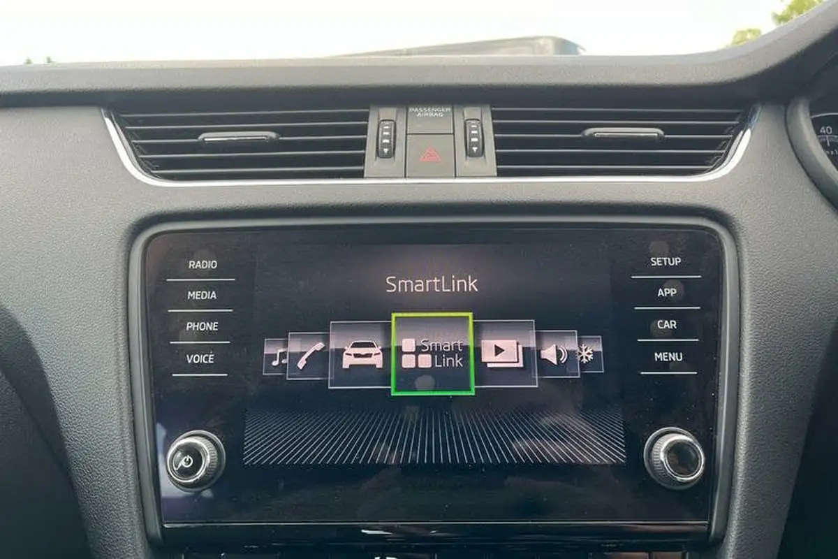 2018-skoda-octavia-10-tsi-se-estate-big-31
