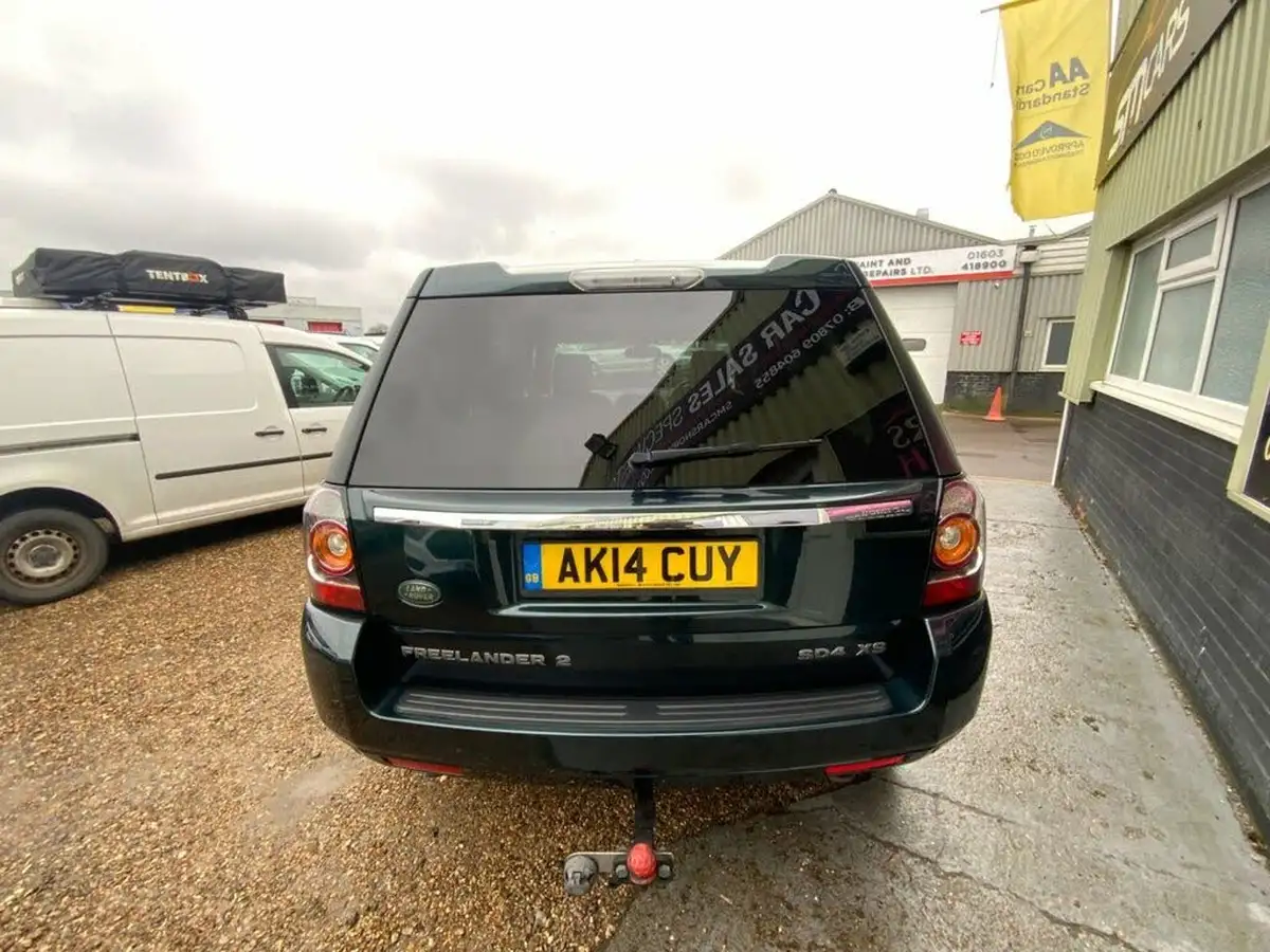 2014-land-rover-freelander-2-22sd4-xs-big-3