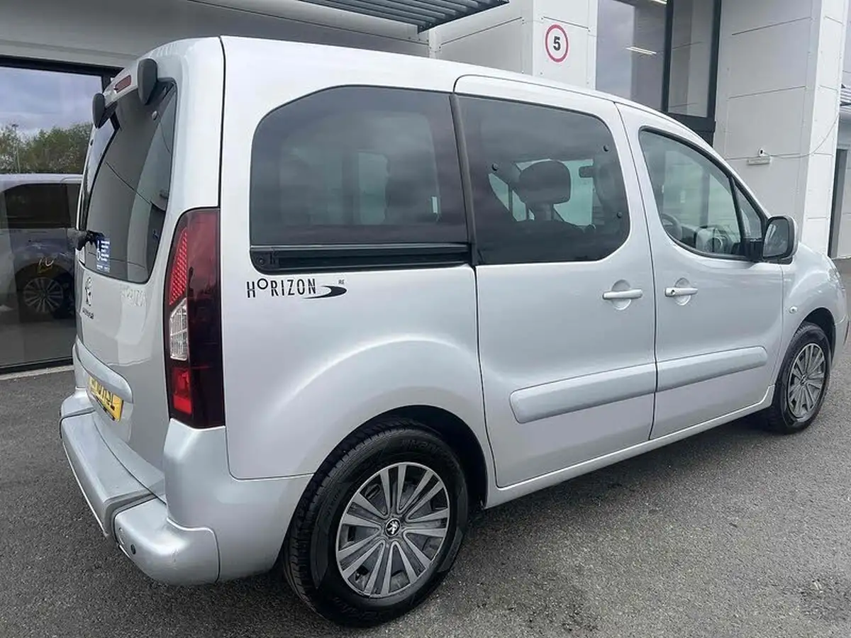 2018-peugeot-partner-big-11