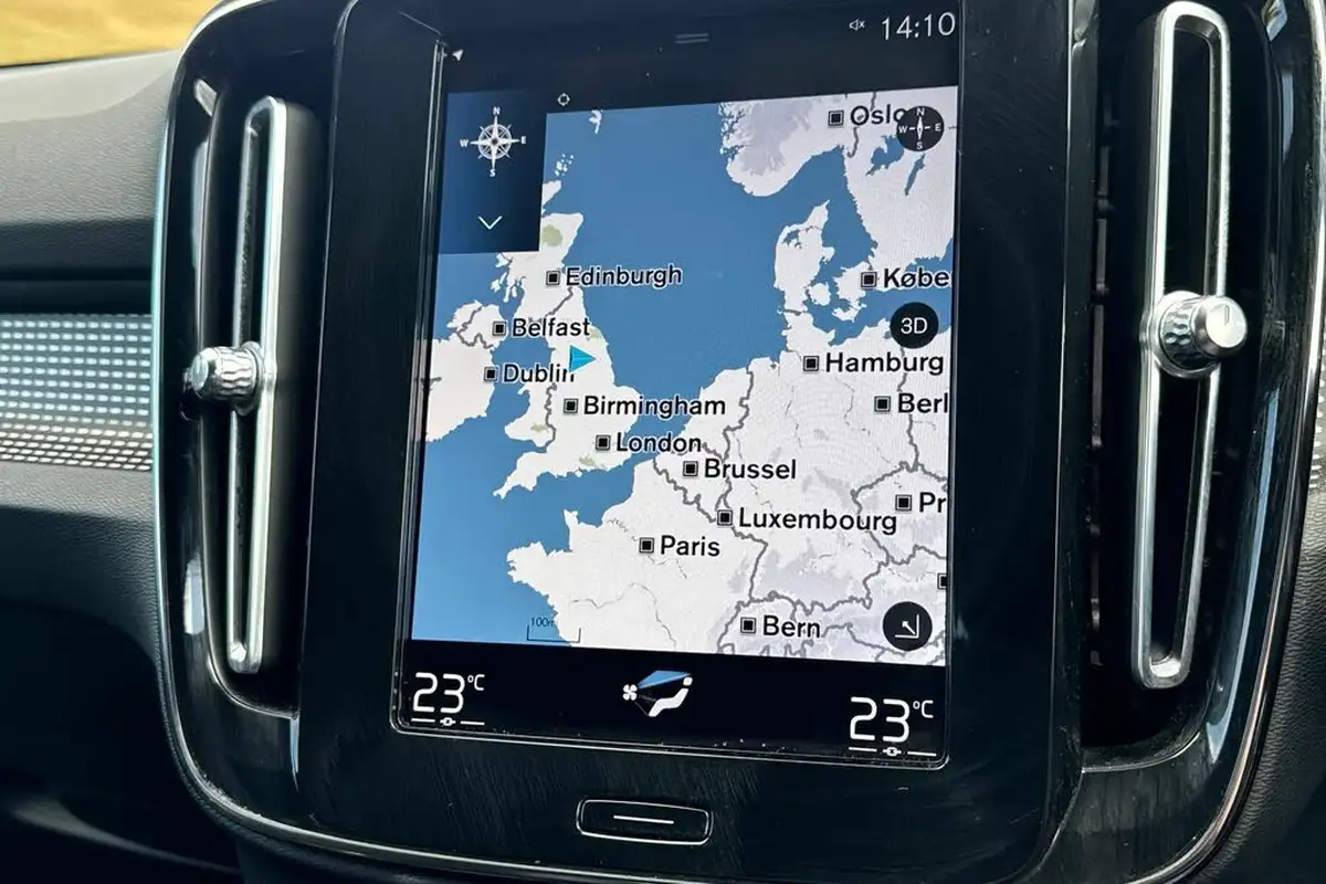 2021-volvo-xc40-15-t3-r-design-161bhp-big-14