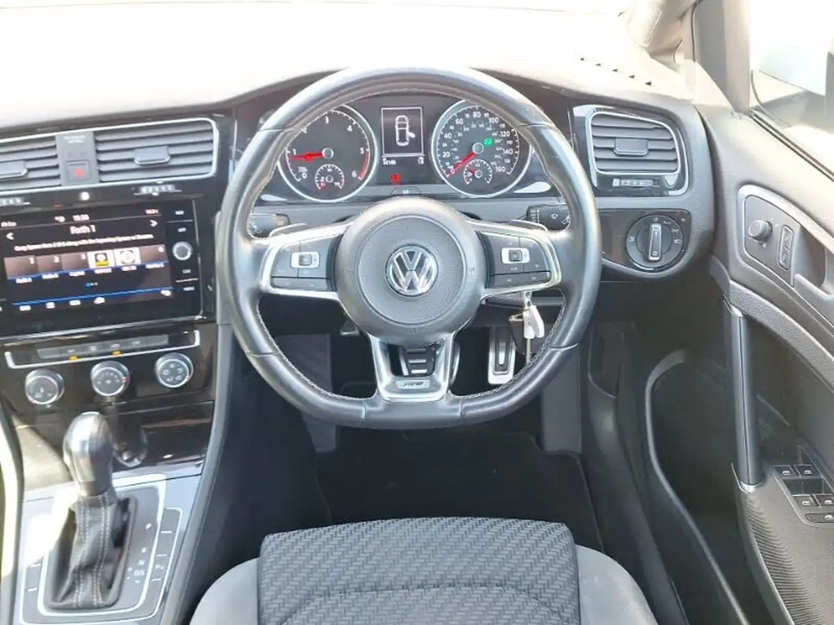 2019-volkswagen-golf-20tdi-r-line-5d-dsg-big-6