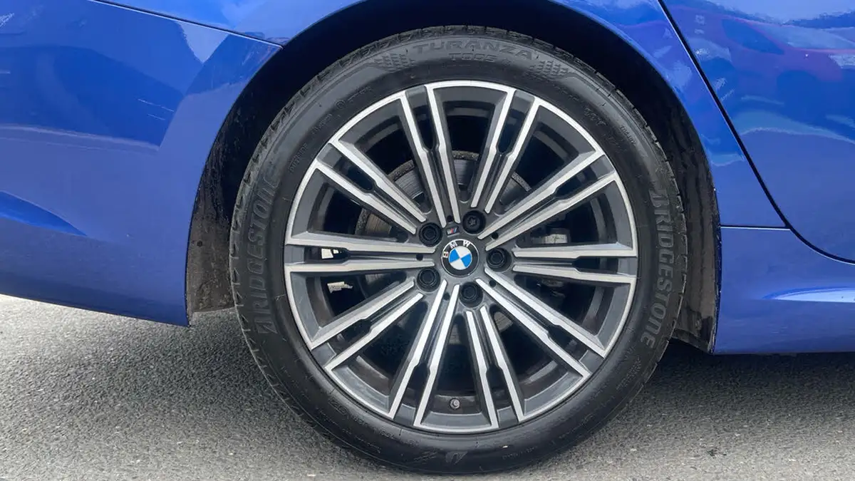 2021-bmw-3-series-big-18